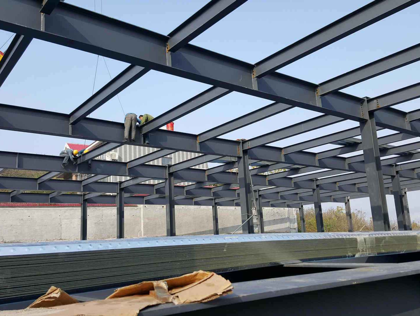 鋼結(jié)構(gòu)樓層板怎么施工呢？